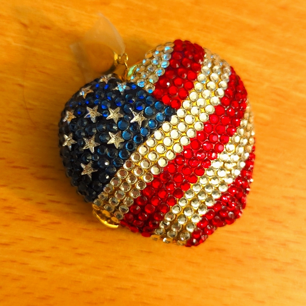 Estee Lauder New York Spirit Compact w Swarovski Crystals